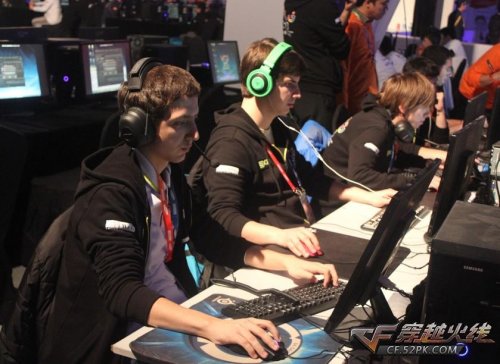 Hunter ： 我们没有像 NiKo 或 m0NESY 这样的明星选手，所以我们需要团结作战。