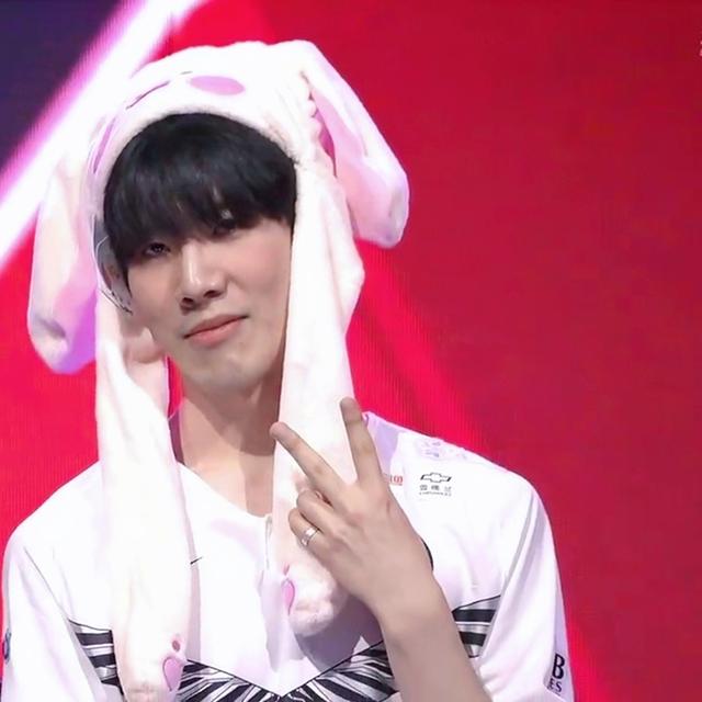 apEX ：这可能是 ZywOo 长时间以来第一次陷入低迷。目前没有明确的第一名队伍。